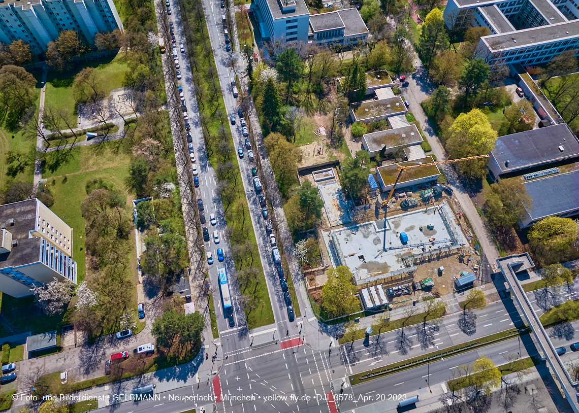 21.04.2023 - Luft- und Ebenenfotos vom Haus für Kinder in der Quiddestraße in Neuperlach
